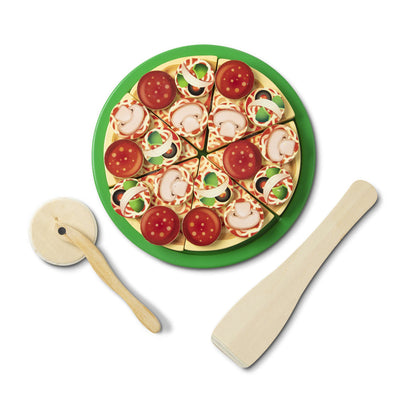 Legemad i træ , pizza med pynt